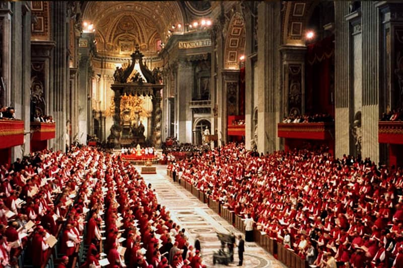 60 anni dalla conclusione del Concilio Vaticano II: il passaggio da una Chiesa in bianco e nero alla bellezza straripante del Vangelo