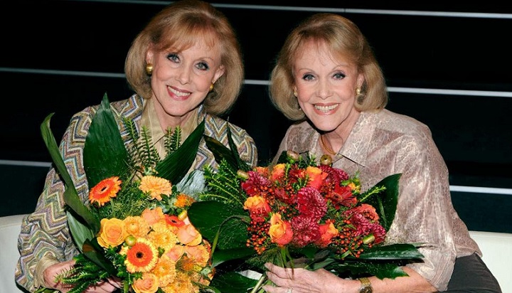 “La notte è piccola per noi”. Un mese fa l’addio delle gemelle Kessler